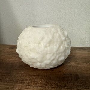 PartyLite Frosted Snowball Tealight Holder discountinued
